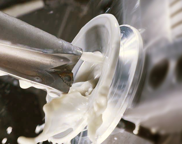 在全合成、半合成金属樱花草影视WWW在线中文与油性切削油当中该怎样选择呢？